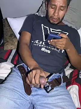 Snapshot of Darkdickhard chatting on 10-29-25, 05:10 Darkdickhard online show from 10-29-25, 05:10