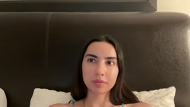 Snapshot of everybody_loves_pussy chatting on 01-01-25, 10:35 everybody loves pussy online show from 01-01-25, 10:35