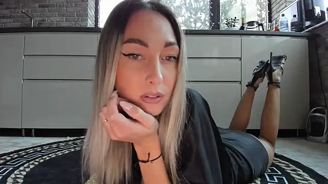 StarryHanna online show from 10-26-25, 01:28