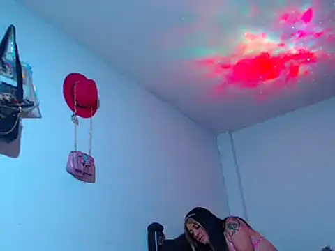 Snapshot of MARIANAWEED chatting on 11-14-25, 03:49 MARIANAWEED online show from 11-14-25, 03:49