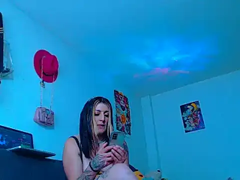 Snapshot of MARIANAWEED chatting on 12-13-25, 07:53 MARIANAWEED online show from 12-13-25, 07:53