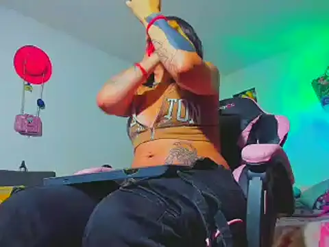 Snapshot of MARIANAWEED chatting on 03-18-26, 02:37 MARIANAWEED online show from 03-18-26, 02:37