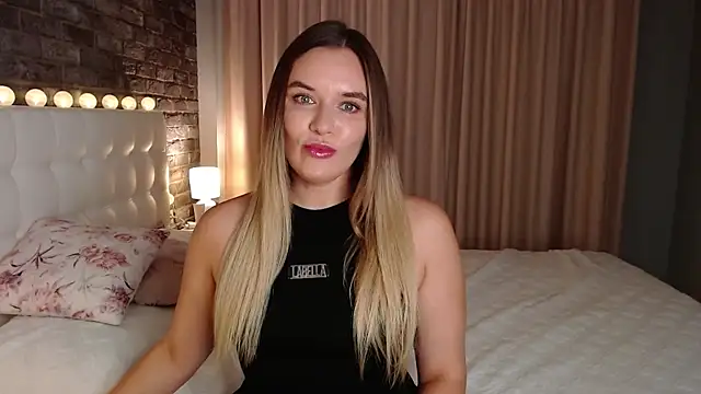 Snapshot of starrydoll chatting on 09-12-25, 04:51 starrydoll online show from 09-12-25, 04:51