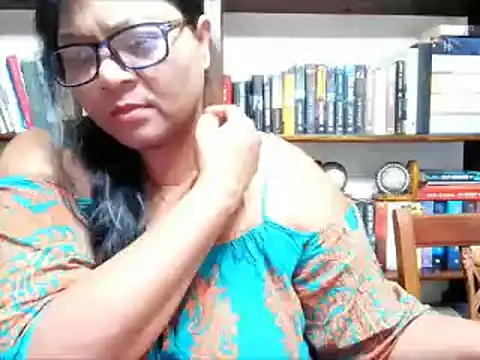 Snapshot of IndianDelia chatting on 09-11-25, 01:17 IndianDelia online show from 09-11-25, 01:17