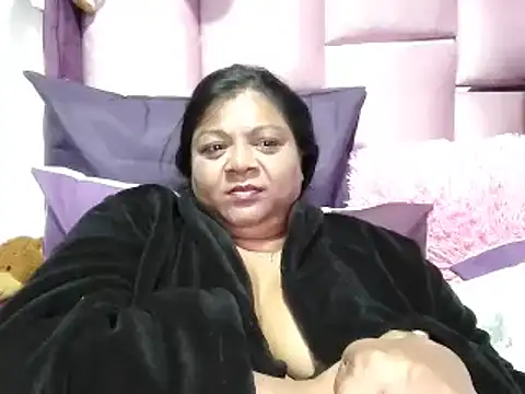 Snapshot of IndianDelia chatting on 10-20-25, 03:29 IndianDelia online show from 10-20-25, 03:29