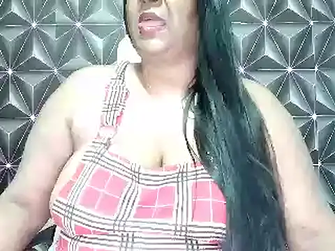 Snapshot of IndianDelia chatting on 12-20-25, 07:32 IndianDelia online show from 12-20-25, 07:32