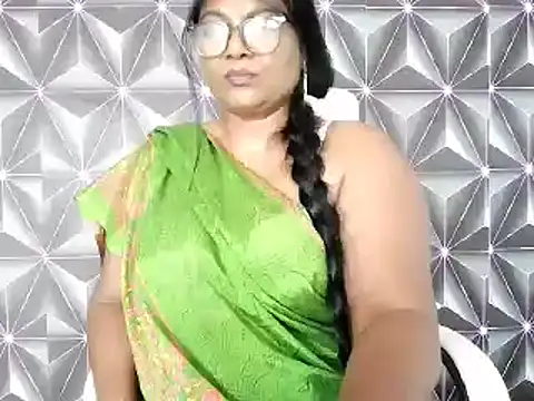 Snapshot of IndianDelia chatting on 01-17-26, 06:40 IndianDelia online show from 01-17-26, 06:40