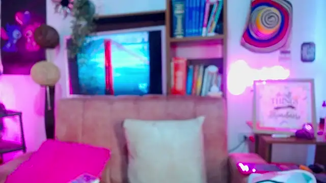 Snapshot of CiaraaSweet chatting on 05-15-26, 10:28 CiaraaSweet online show from 05-15-26, 10:28