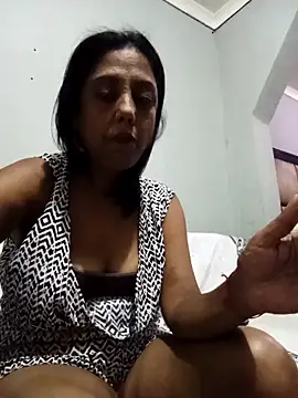 Snapshot of Mahi4luv chatting on 02-08-26, 08:45 Mahi4luv online show from 02-08-26, 08:45