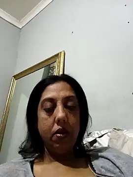 Mahi4luv online show from 05-25-26, 09:43