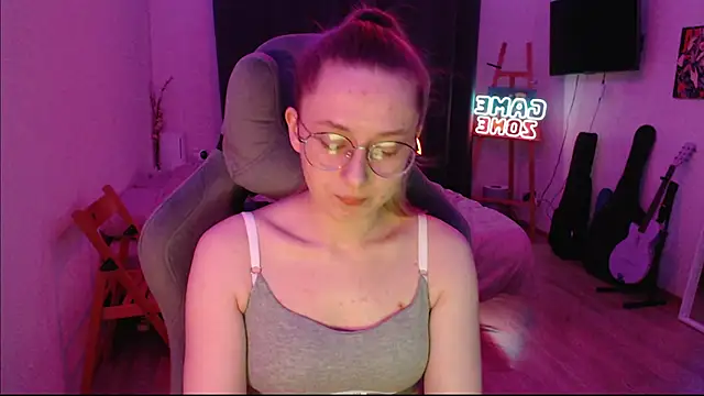 Snapshot of AnabelFrel chatting on 02-27-25, 01:05 AnabelFrel online show from 02-27-25, 01:05