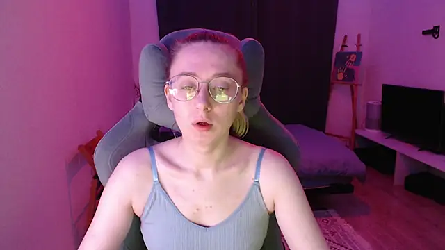 Snapshot of AnabelFrel chatting on 11-16-25, 01:11 AnabelFrel online show from 11-16-25, 01:11