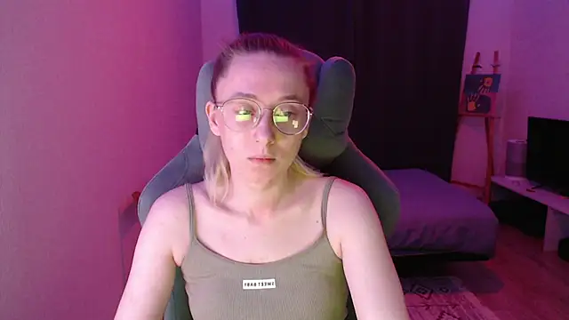 Snapshot of AnabelFrel chatting on 11-23-25, 01:05 AnabelFrel online show from 11-23-25, 01:05