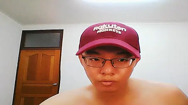 Snapshot of poter77112 chatting on 04-05-26, 04:04 poter77112 online show from 04-05-26, 04:04