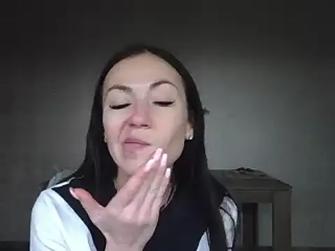 Snapshot of JulianaGold1 chatting on 12-04-24, 03:32 JulianaGold1 online show from 12-04-24, 03:32