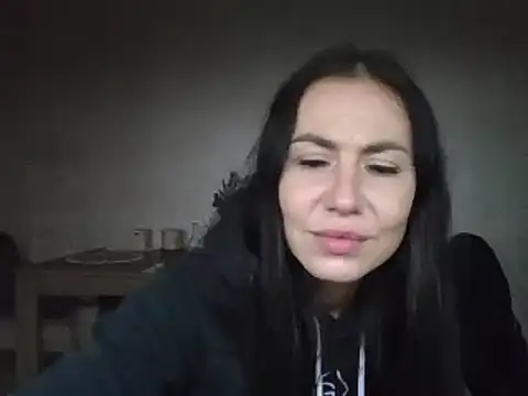 Snapshot of JulianaGold1 chatting on 01-07-25, 11:24 JulianaGold1 online show from 01-07-25, 11:24