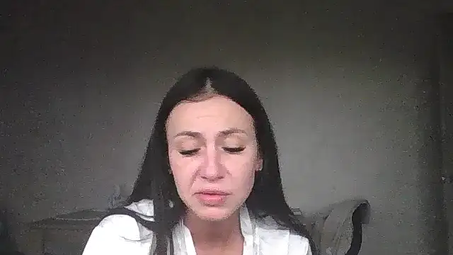 Snapshot of JulianaGold1 chatting on 02-01-25, 03:07 JulianaGold1 online show from 02-01-25, 03:07