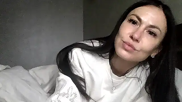 JulianaGold1 online show from 12-03-25, 08:18