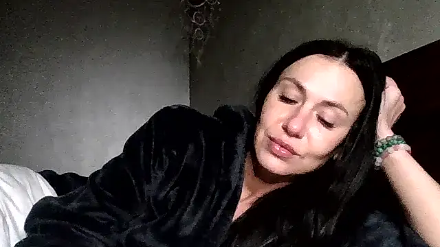 JulianaGold1 online show from 04-30-26, 09:19