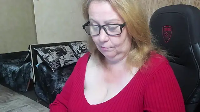 Frau Marta online show from 10-24-25, 12:23