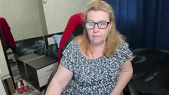 Frau Marta online show from 04-13-26, 12:21