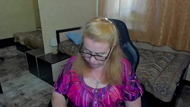 Frau Marta online show from 06-20-26, 01:14
