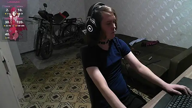 Snapshot of Shad0wFemb0y chatting on 03-28-26, 05:12 Shad0wFemb0y online show from 03-28-26, 05:12