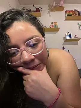 Snapshot of Vivi_Kvsh chatting on 03-12-26, 09:59 Vivi Kvsh online show from 03-12-26, 09:59