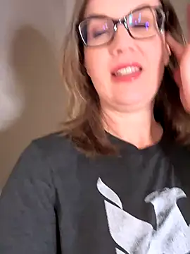 MaiseKnox online show from 11-08-25, 12:11