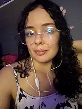 Snapshot of NinaSweet2 chatting on 02-20-25, 03:45 NinaSweet2 online show from 02-20-25, 03:45