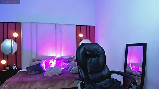 Snapshot of GraceElizabeth_ chatting on 03-14-25, 09:00 GraceElizabeth online show from 03-14-25, 09:00