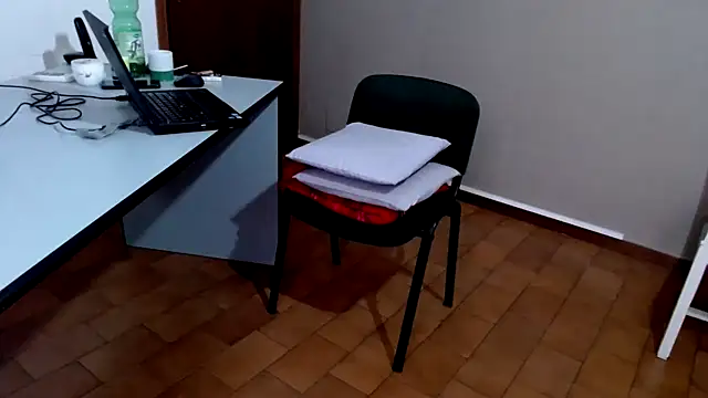 Miss-Mikaele online show from 12-05-25, 07:28