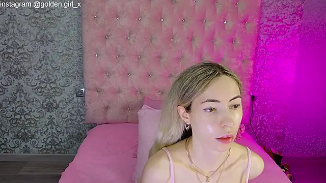 Akilla Queen online show from 06-12-26, 01:59