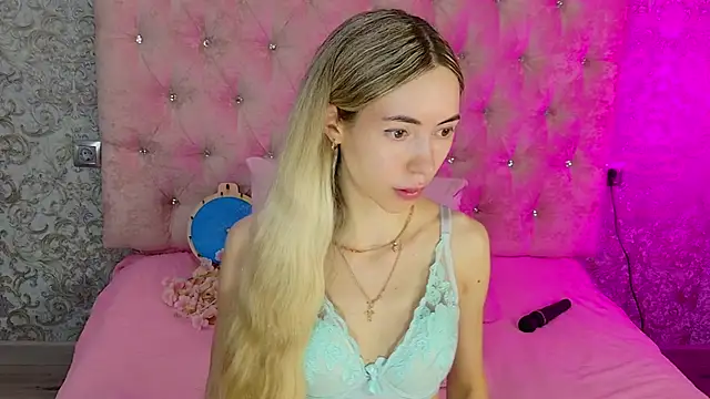 Akilla Queen online show from 06-30-26, 02:01