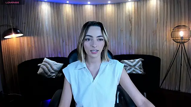 MelissaMoore  online show from 04-28-26, 08:52