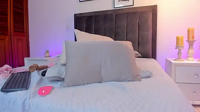 Snapshot of isa_bunny chatting on 02-25-25, 07:09 isa bunny online show from 02-25-25, 07:09