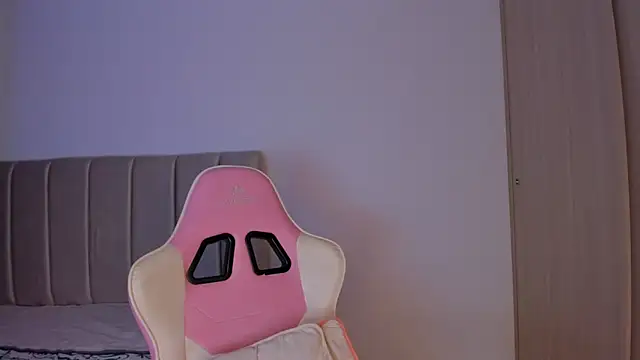 Snapshot of isa_bunny chatting on 09-18-25, 05:42 isa bunny online show from 09-18-25, 05:42