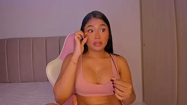 Snapshot of isa_bunny chatting on 01-15-26, 04:06 isa bunny online show from 01-15-26, 04:06