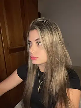 Snapshot of Miss_valeriaa chatting on 05-21-26, 02:46 Miss valeriaa online show from 05-21-26, 02:46