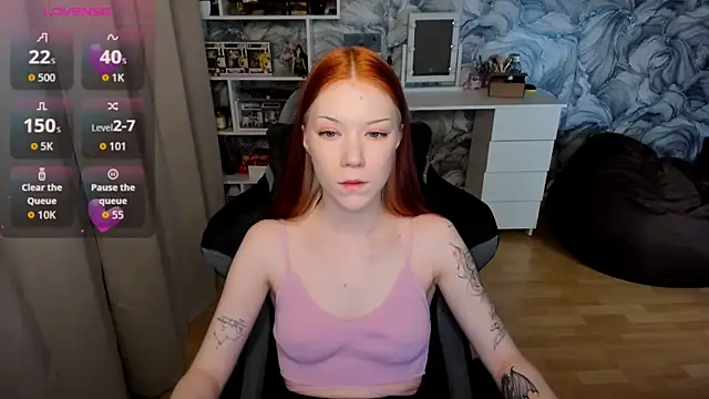 Snapshot of litl_Mia chatting on 10-28-25, 04:42 litl Mia online show from 10-28-25, 04:42