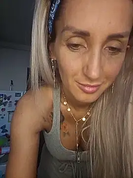 IsabelleEthan online show from 03-08-26, 05:44