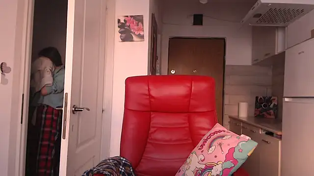 simyhvn online show from 04-25-26, 04:04