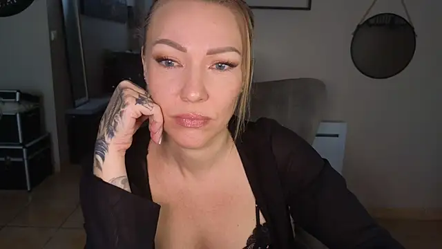 Sacha-xx online show from 02-19-26, 08:43