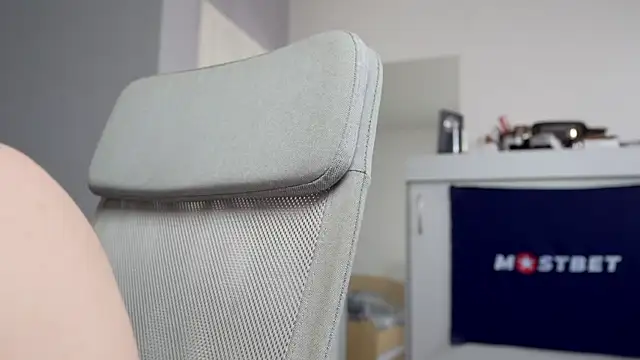 foxeslovefoxes online show from 12-29-24, 12:12