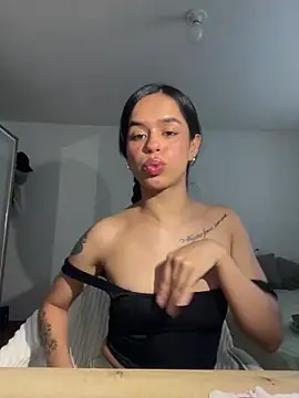 xlovelygirlx online show from 01-10-25, 10:25