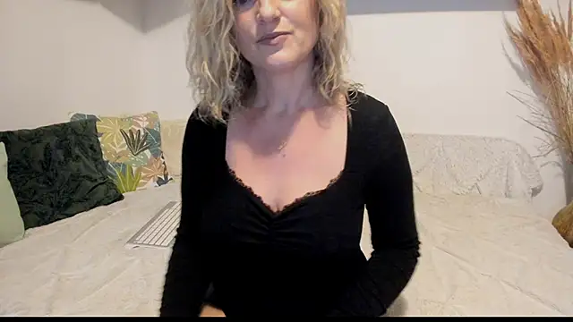 Jadore able online show from 11-20-25, 03:07