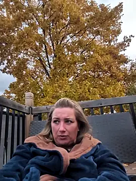 Snapshot of Canadian_BBW chatting on 10-26-25, 07:53 Canadian BBW online show from 10-26-25, 07:53