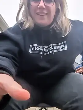 Snapshot of Canadian_BBW chatting on 03-11-26, 08:59 Canadian BBW online show from 03-11-26, 08:59