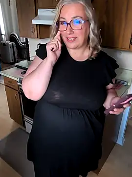 Snapshot of Canadian_BBW chatting on 07-15-26, 10:26 Canadian BBW online show from 07-15-26, 10:26