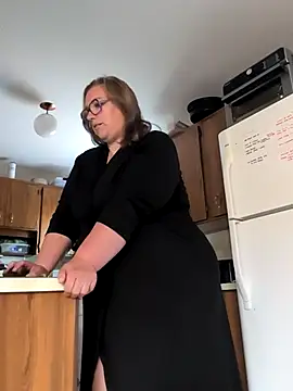 Snapshot of Canadian_BBW chatting on 07-19-26, 02:21 Canadian BBW online show from 07-19-26, 02:21